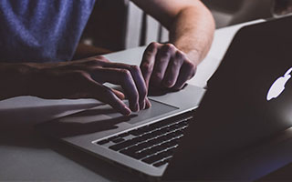 开云-TSM碾压HLE，Selfmade打破历史纪录：电竞巅峰对决的震撼瞬间