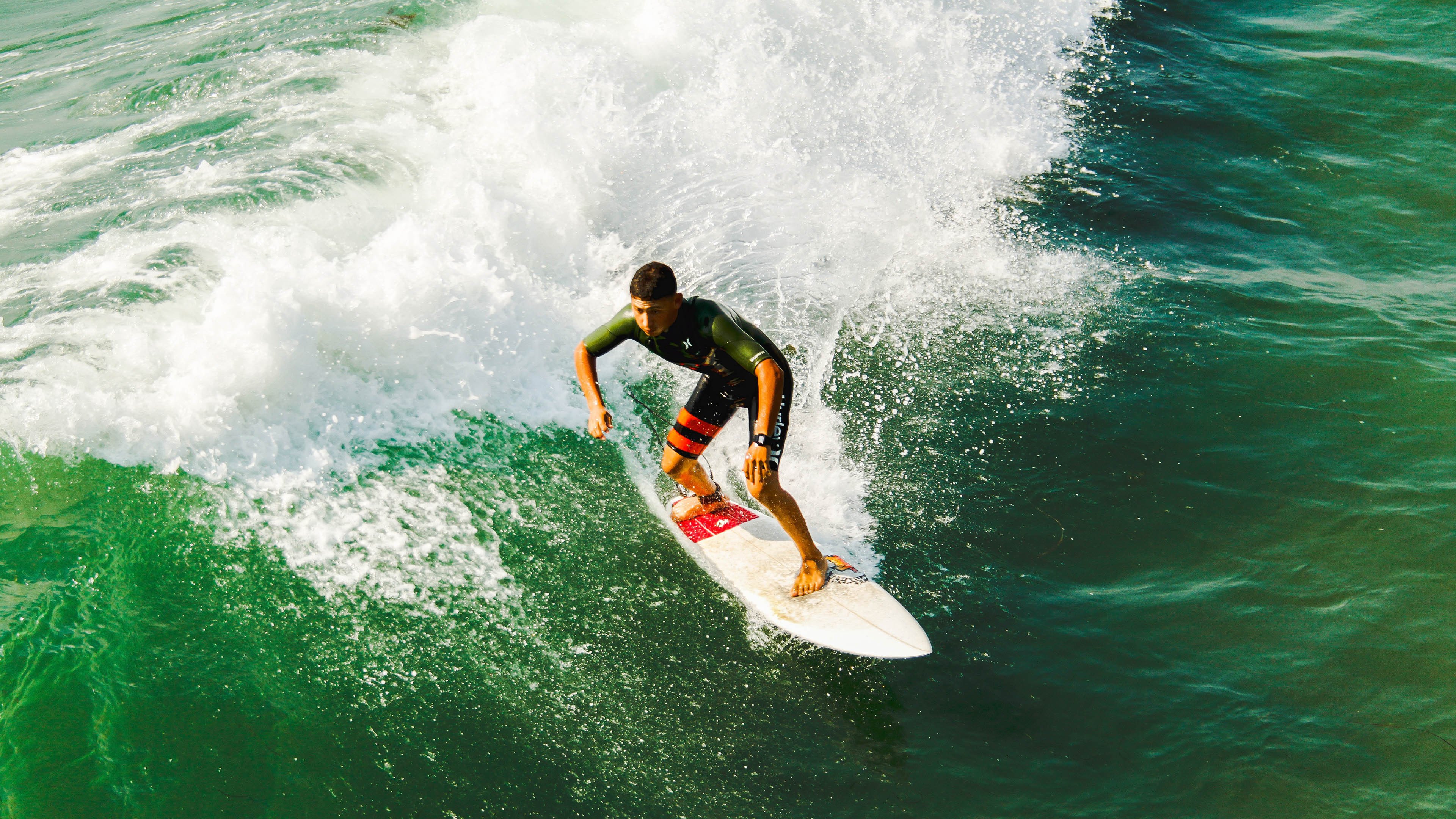 阿尔瓦雷斯一剑封喉！安哥拉爆冷掀翻西班牙巨人，非洲足球再写逆袭神话