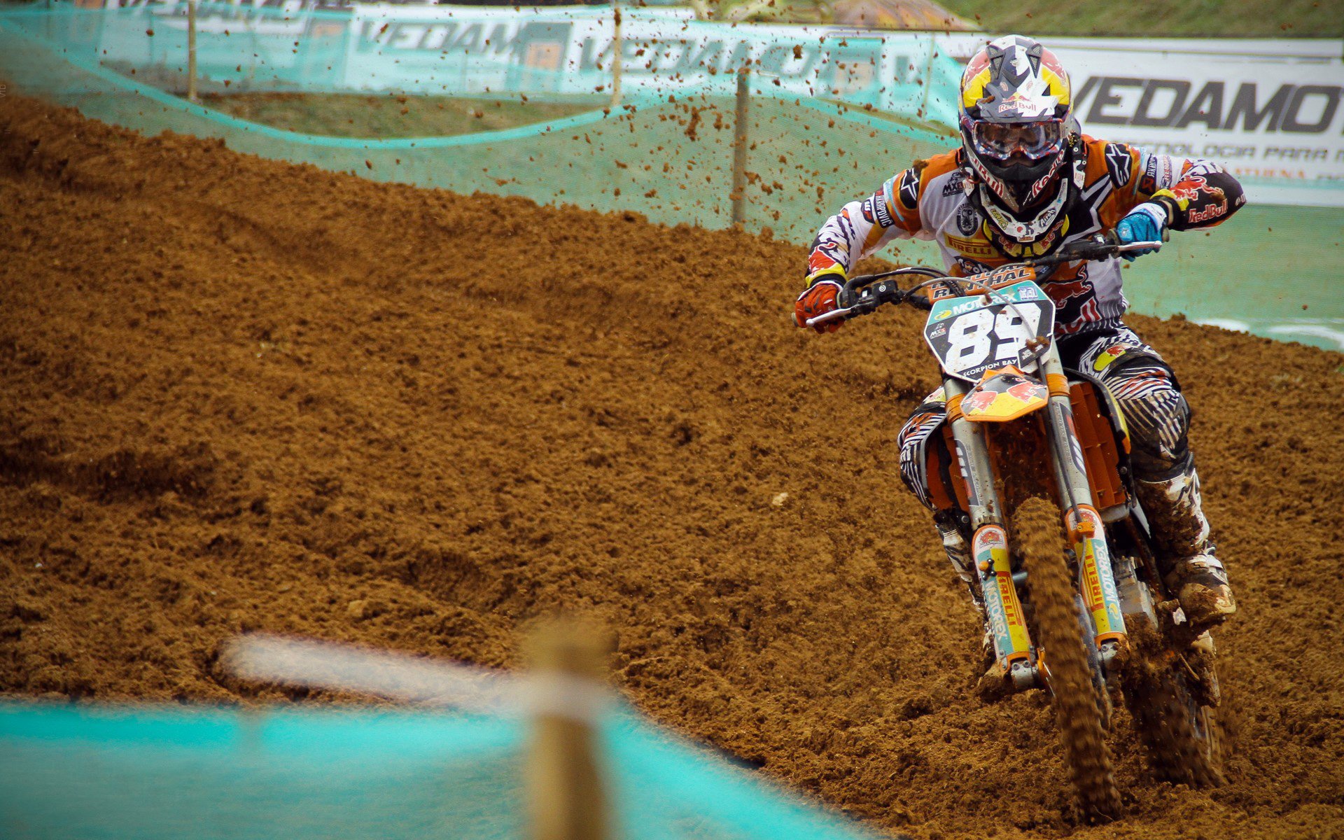 F1街道赛惊现封锁战，澳大利亚如何智取瑞典？赛道上的策略博弈与全球聚焦