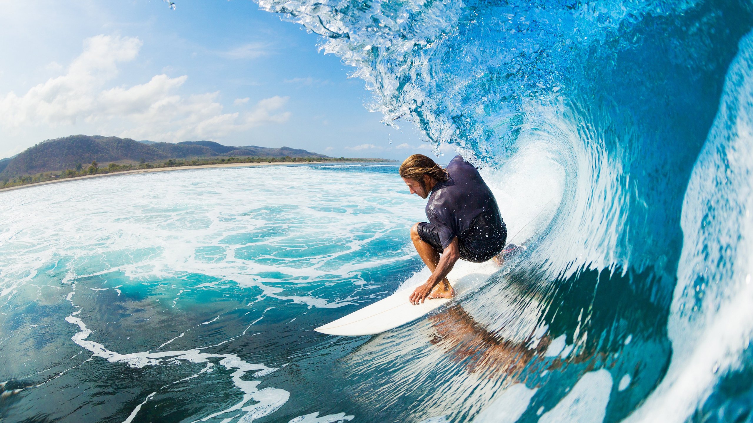 街道的暗影猎人，阿尔瓦雷斯如何将F1的夜晚变成他的个人舞台